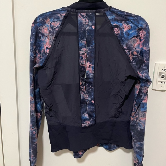 Lululemon zip up - Picture 2 of 3